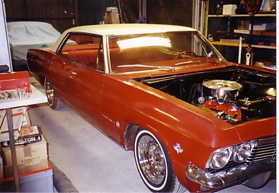 Total réfection du vieux 283 c.i. avec montage d`un arbre a cames perfo , allumage double vis 