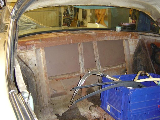 Démontage complet de tout l'intérieur Moquettes siège panneaux de porte.<br>Complete disassembling of all the Moquettes interior sits panels of door.