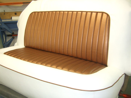 Tuck_and_Roll_Ford_39_15.jpg