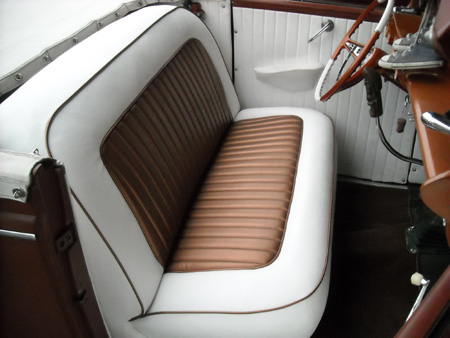 Tuck_and_Roll_Ford_39_19.jpg